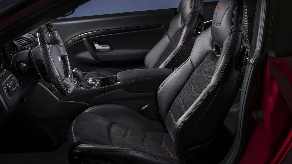 Diseño Gran Turismo Maserati asientos interior