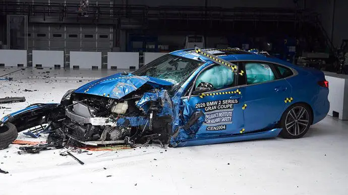 El BMW Serie 2 Gran Coup 2021 se examina en un brutal crash test
