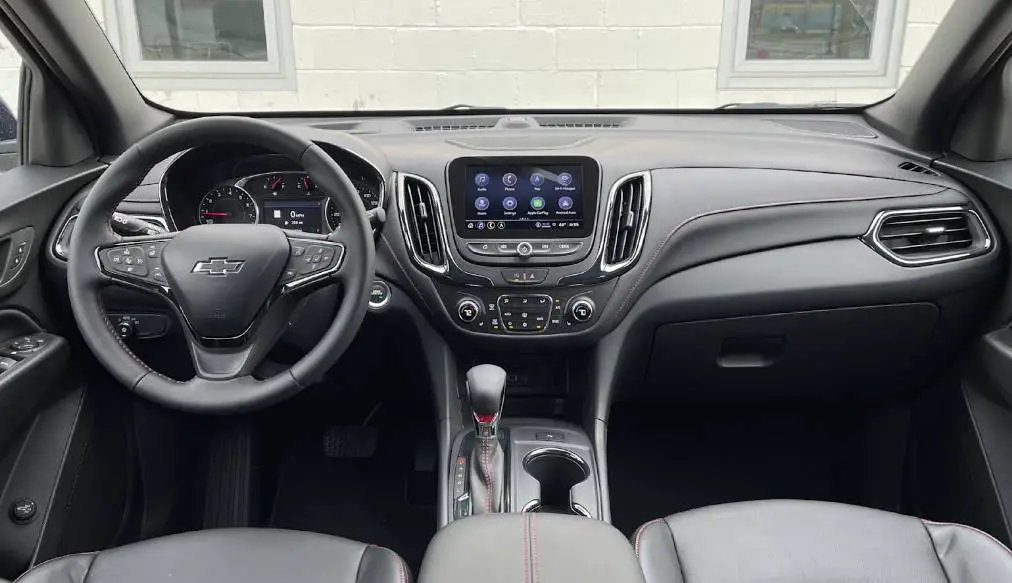 Chevrolet Equinox interior 2022