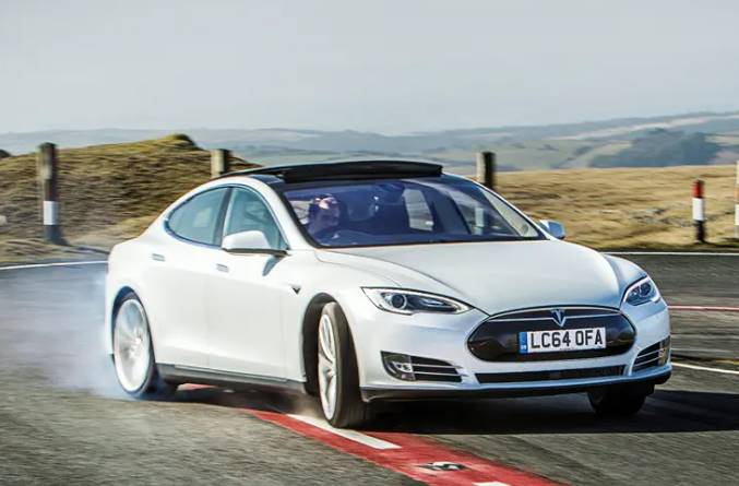 Tesla Model S – 405 millas - 651 km - 5 mejores coches eléctricos con mayor autonomía
