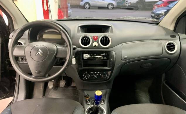 Citroën C2 interior, tecnología y confort