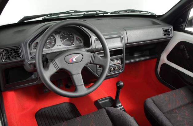 Interior Peugeot 106