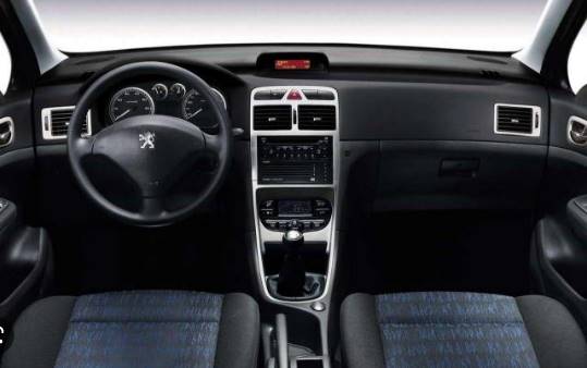 Peugeot 307 interior, tecnología y confort.