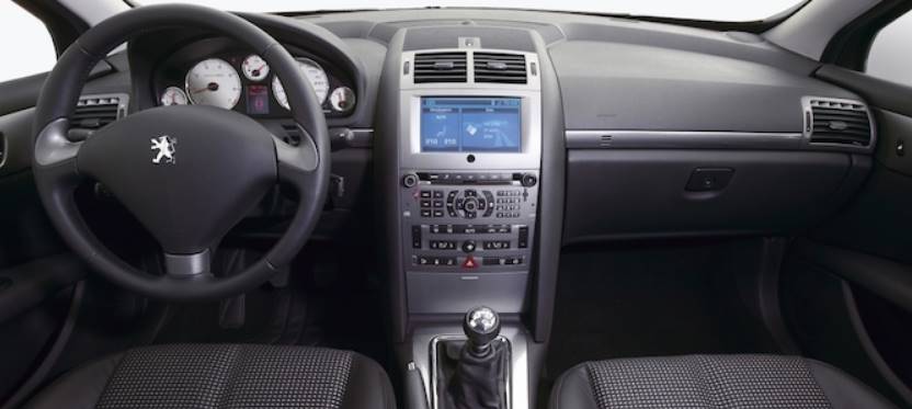 Peugeot 407 Berlina interior, tecnología y confort