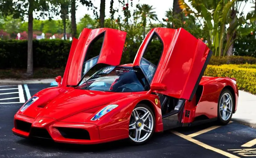 Ferrari marca de coche de lujo